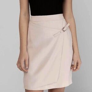 BRAND NEW! Express blush pink pencil skirt (size 00)